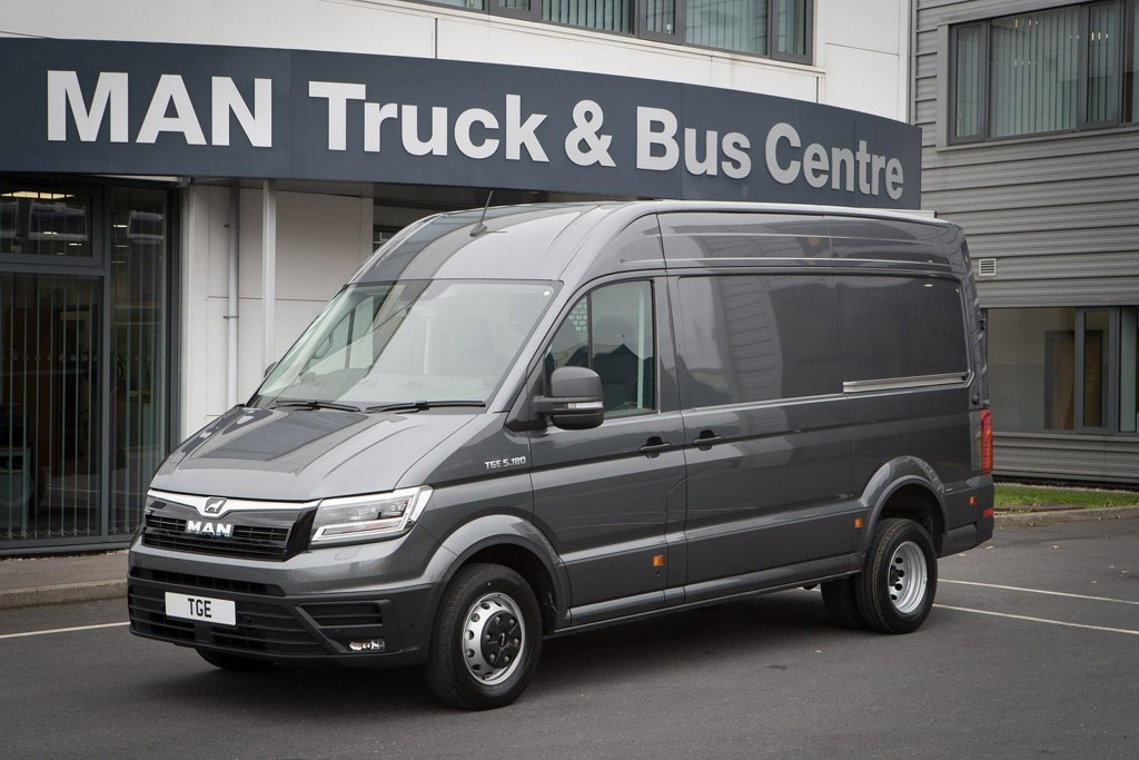 MAN Tge Panel Van 3 Standard Diesel AWD 180 Biturbo Individual Lion S