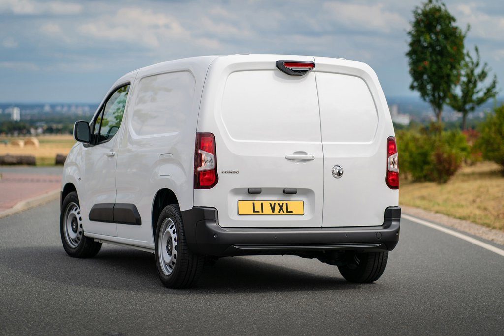 Vauxhall Combo Cargo Combi Van L2 Electric 2300 100KW Prime 50KWH H1 Crew Van Auto Van Leasing