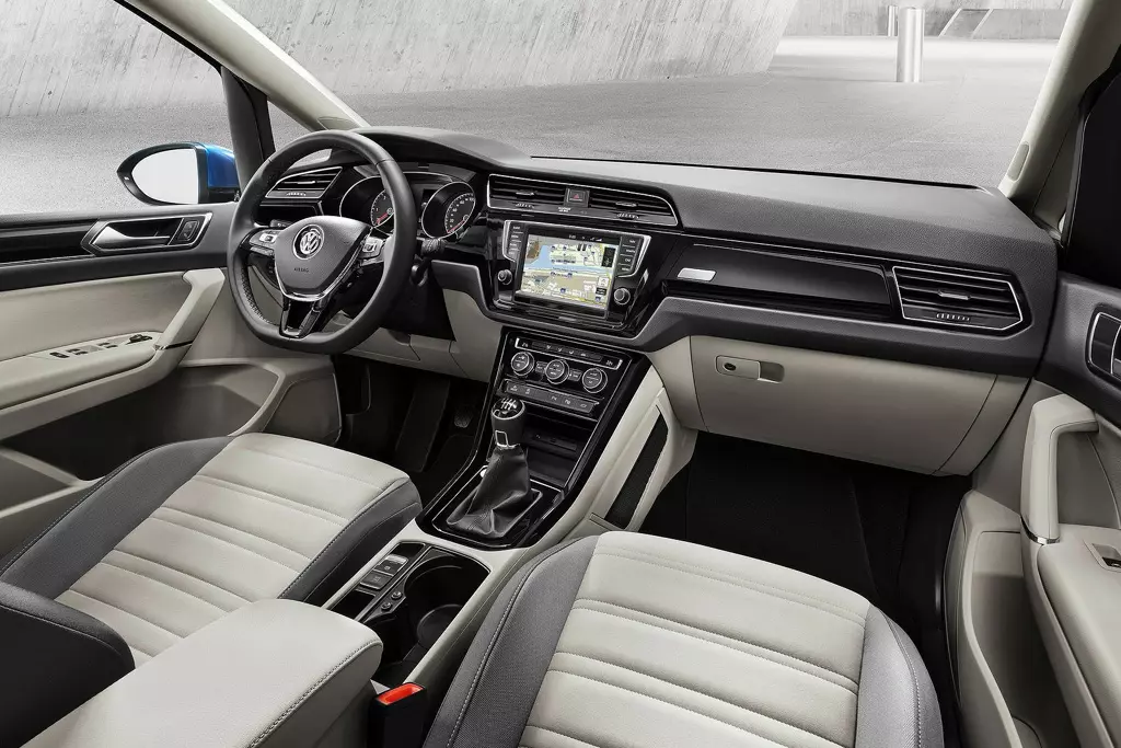 Volkswagen Touran 1.5 TSI EVO R-Line 5dr DSG