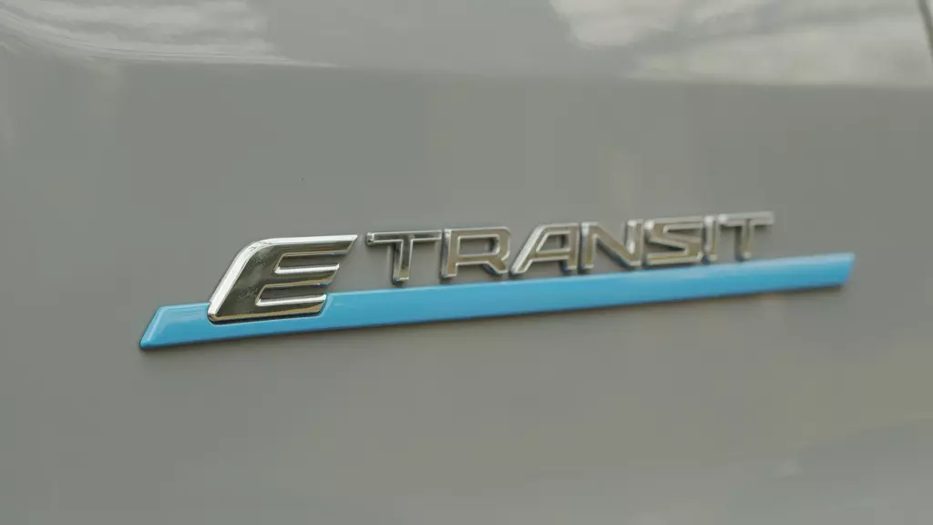 Ford Transit E- 350 L3 RWD 135KW 68KWH H2 Trend Van Auto