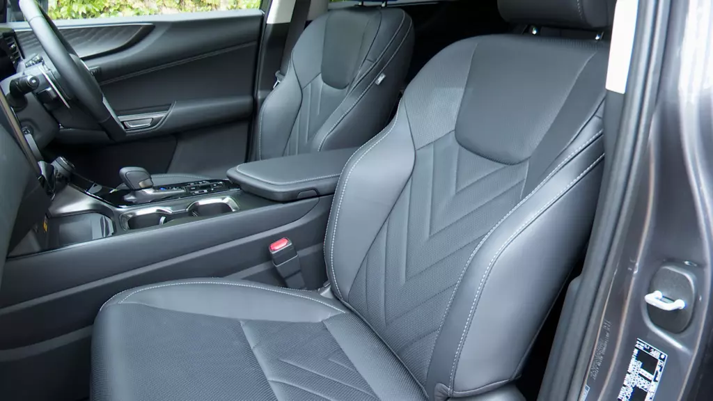Lexus Nx 450h+ 2.5 5dr E-CVT Premium Pack/Sunroof