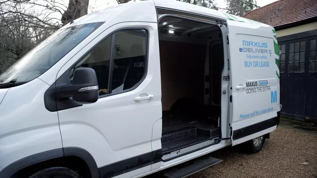 Maxus Deliver 9 E MWB Electric FWD 150KW Chassis CAB 65KWH Auto