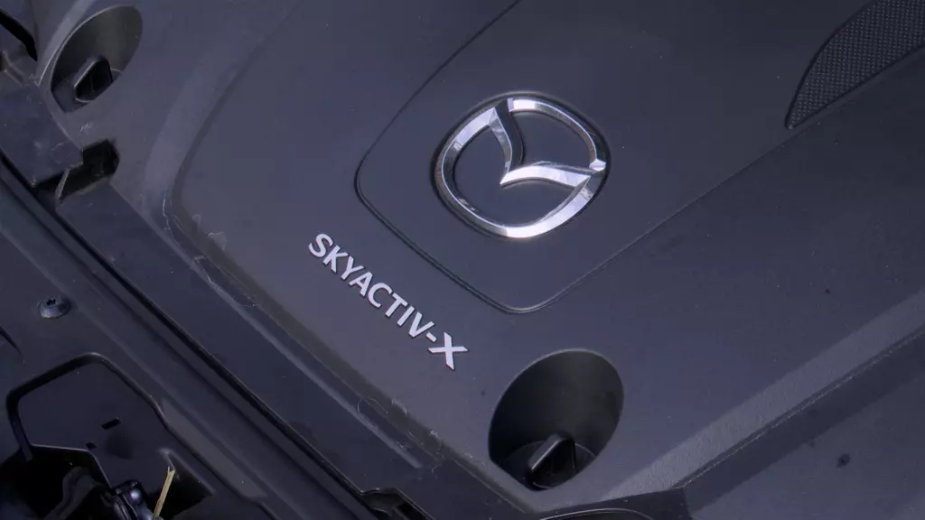 Mazda 3 2.0 e-Skyactiv X MHEV 186 Exclusive-Line 4dr