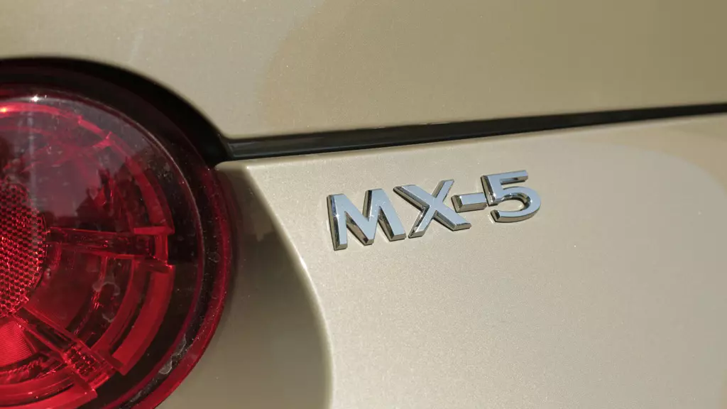 Mazda MX-5 1.5 132 Exclusive-Line 2dr