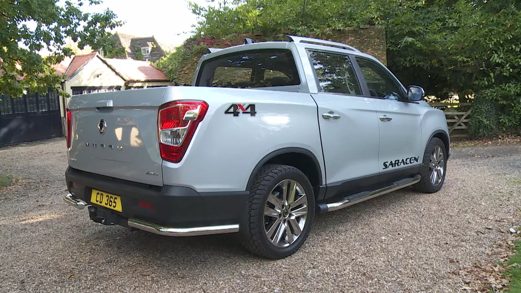 Ssangyong Musso Diesel Double CAB Pick UP 202 EX