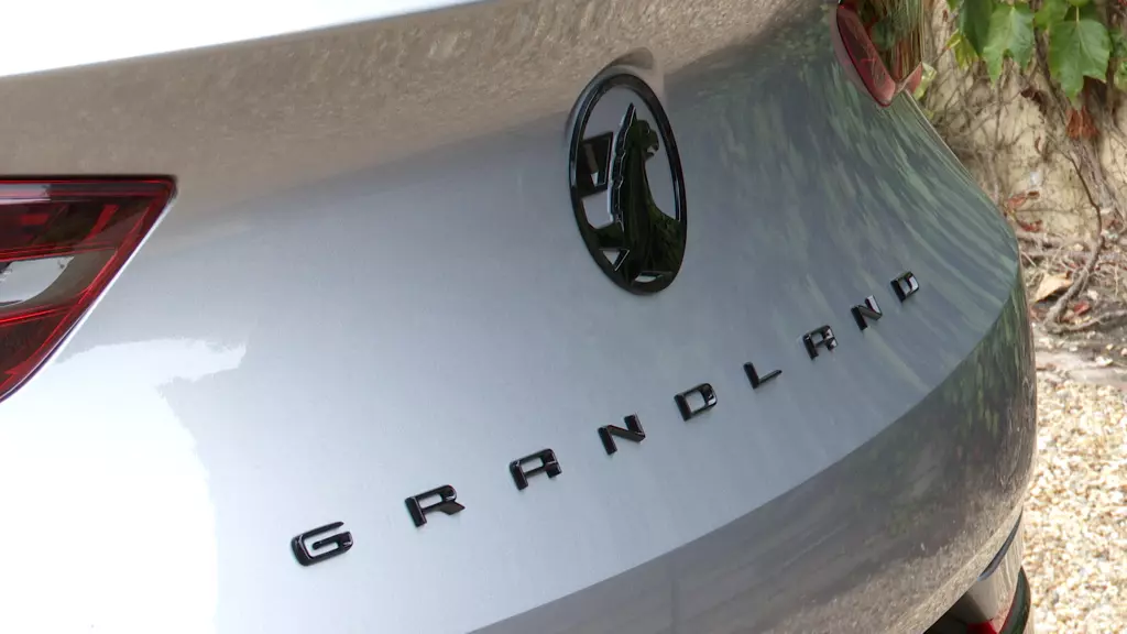 Vauxhall Grandland 1.2 Hybrid 136 GS 5dr e-DCT6