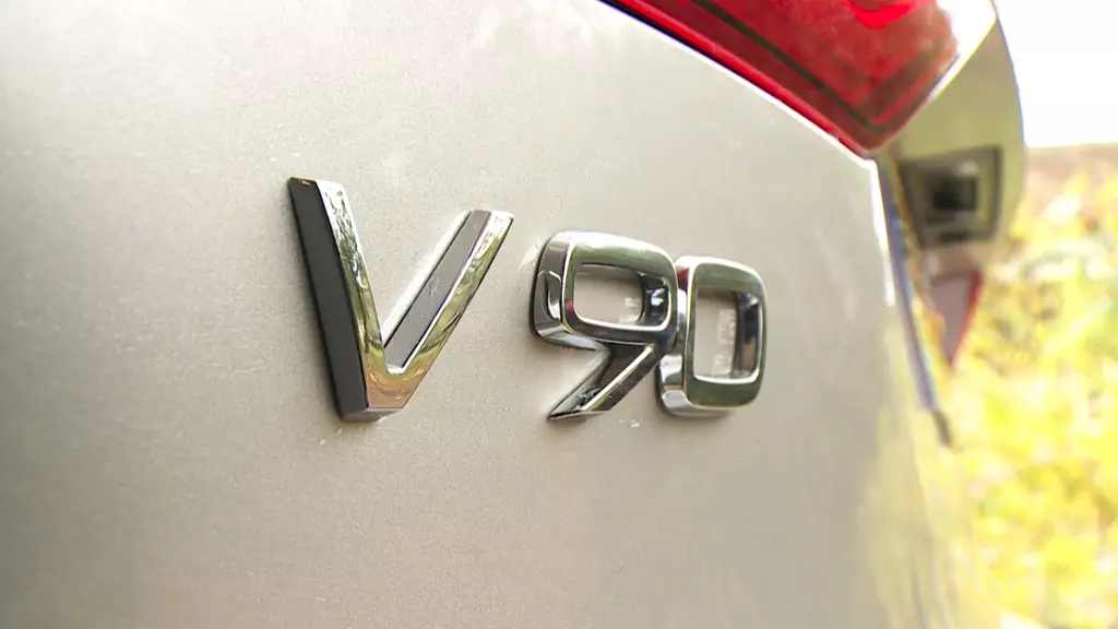 Volvo V90 2.0 T6 350 RC PHEV Plus Dark 5dr AWD Auto